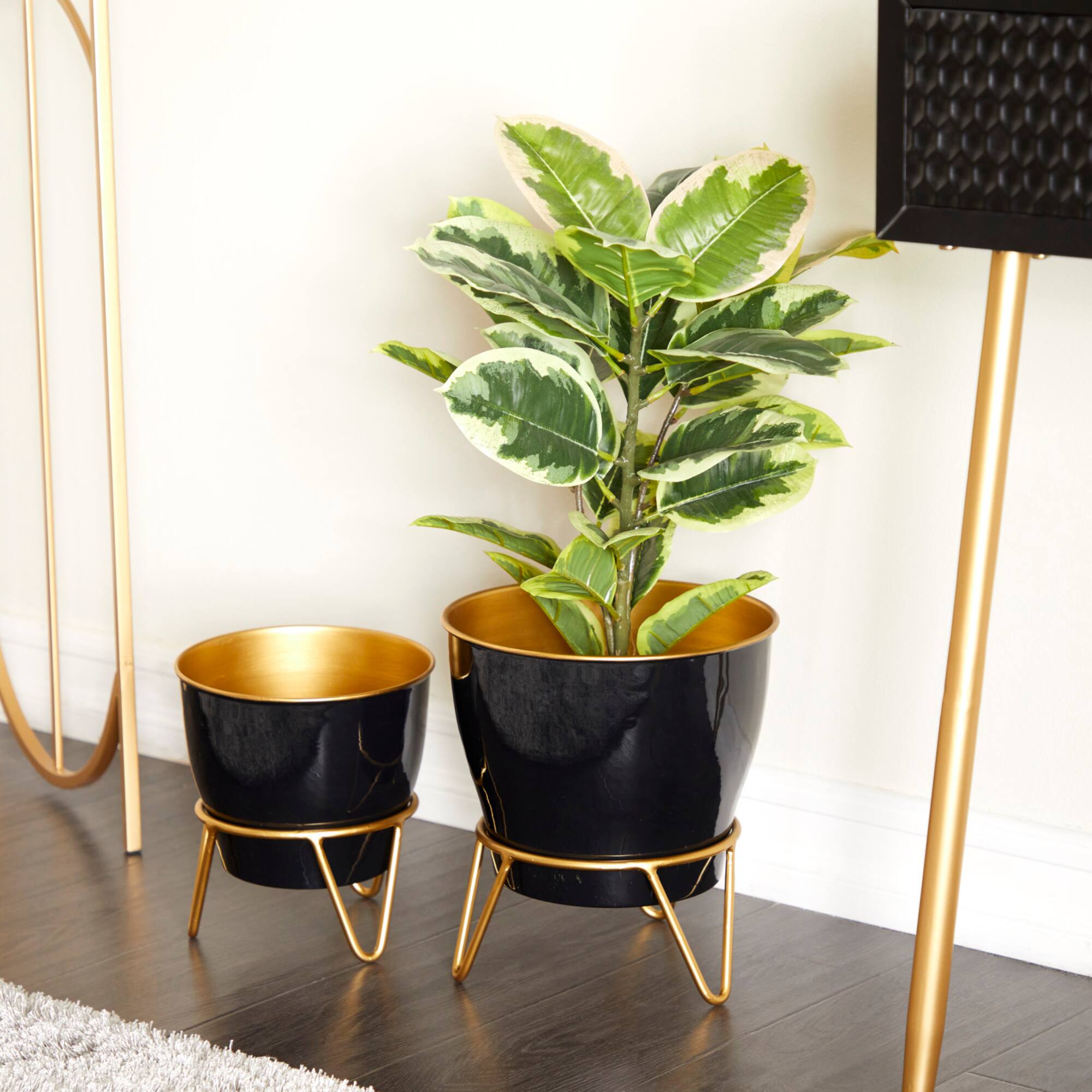 Set of 2 Black Iron Modern Planter, 11" x 10" x 10"